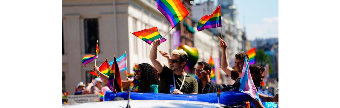 В Осло 60 000 человек вышли на марш солидарности c ЛГБТ-сообществом