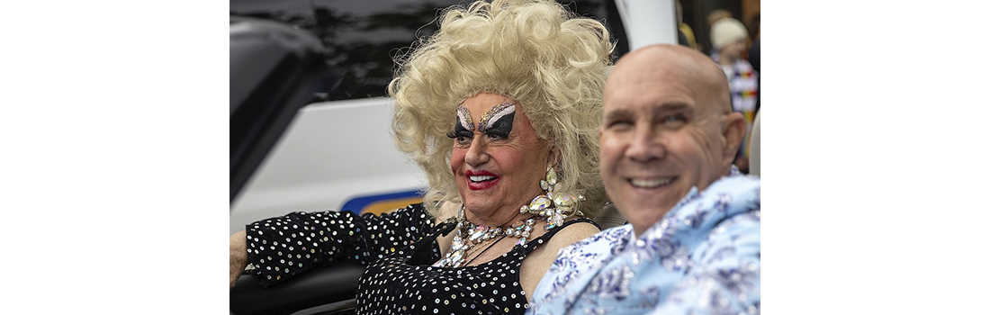 A murit legenda travesti. Cel mai bătrân drag queen din lume s-a stins la vârsta de 92 de ani